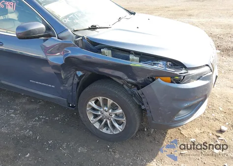 2019 Jeep Cherokee Latitude Plus 4X4 from USA, damaged, VIN 1C4PJMLB0KD426282